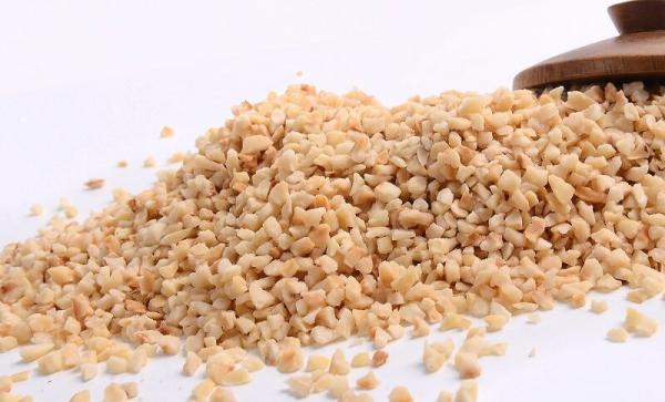 عرضه بهترین فندق خرد شده