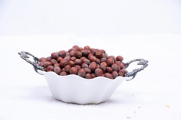 چگونه فندق بو دهیم؟