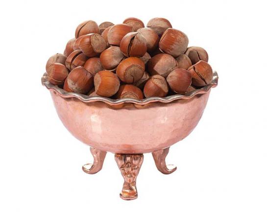 افزایش عملکرد بدن با فندق