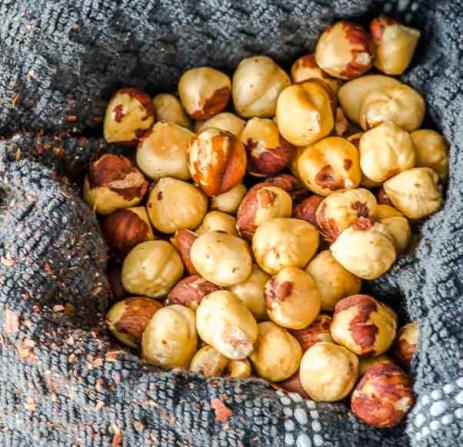 بهبود سطح باروری با خوردن فندق